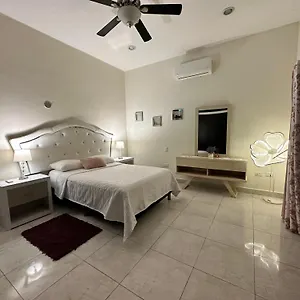 Bed & Breakfast Casa Sasha's Mini Palace, Cancun